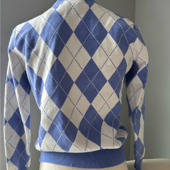 Elegant Blue and White Argyle Cardigan - Picture 4 of 5